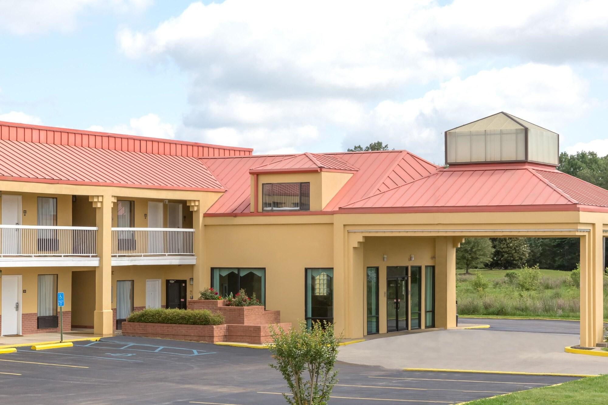 Super 8 By Wyndham Madison/Ridgeland Area Ξενοδοχείο Εξωτερικό φωτογραφία